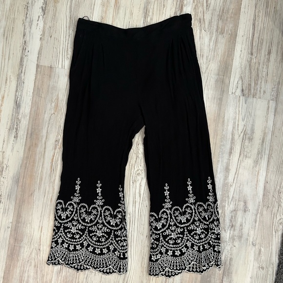 RD Style Pants - RD Style Black Pants with White Embroidery